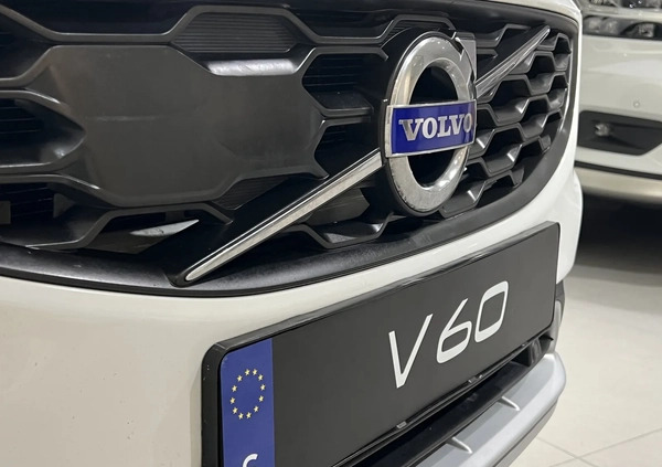 Volvo V60 cena 110000 przebieg: 146000, rok produkcji 2018 z Międzyrzec Podlaski małe 121